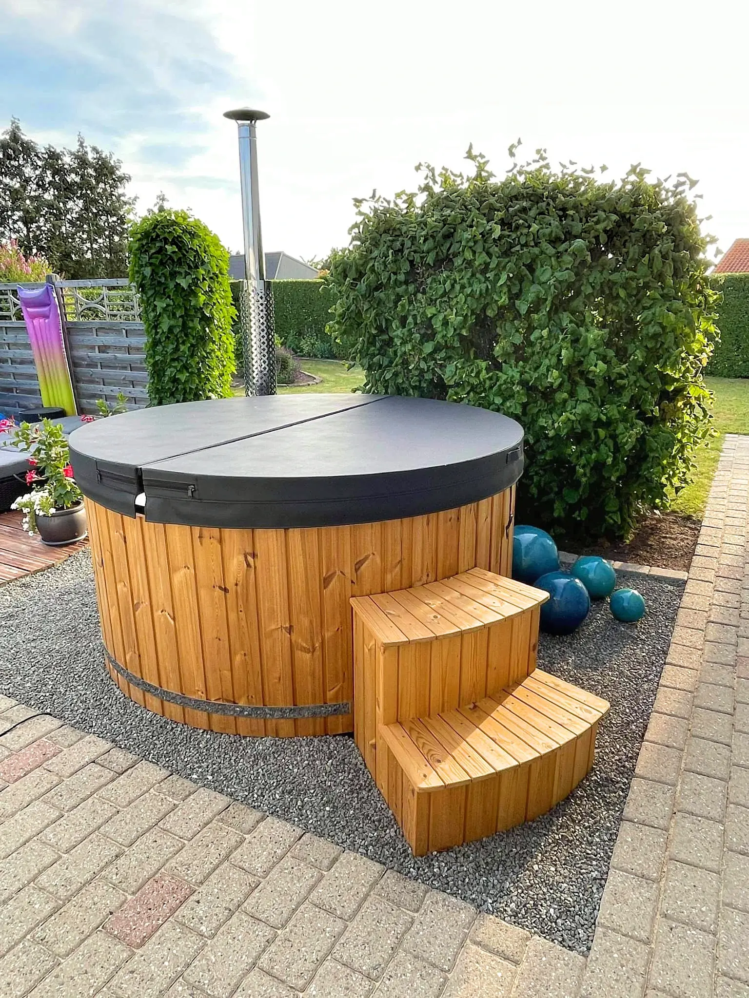 Hot Tub Barrel Saunas and Hot Tubs from Latvian Manufacturer